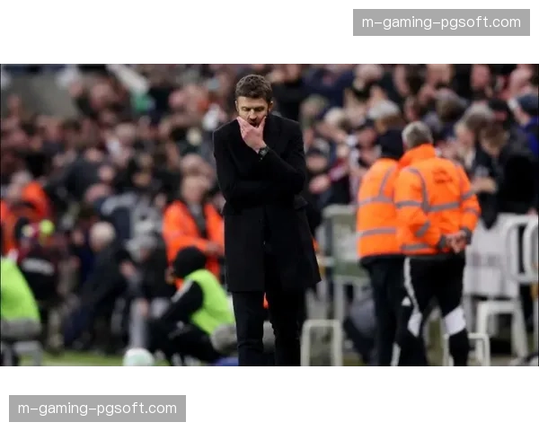 曼联中场结构失衡：卡里克双后腰组合拆散导致攻防脱节